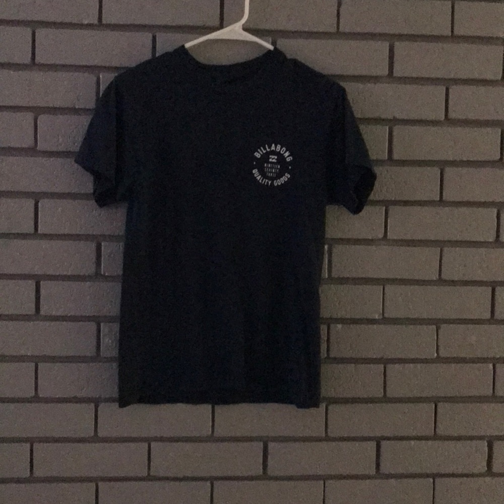 Adult small billabong navy shirt sleeve tee